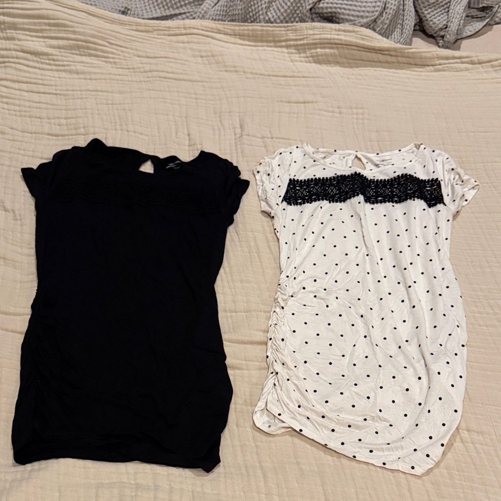 Motherhood Black and White Polka Dot Short Sleeve Tees